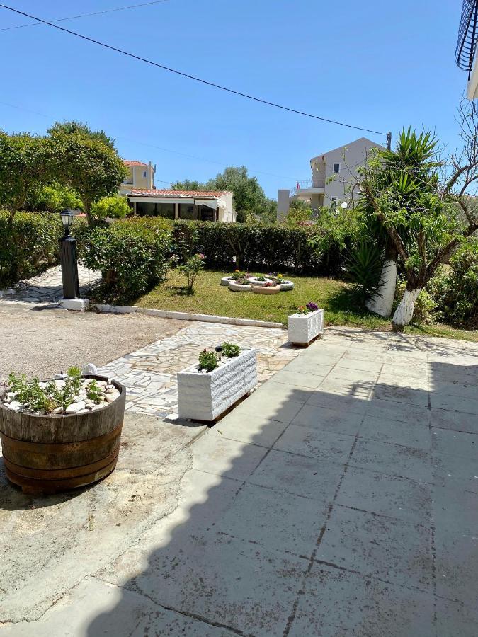 Lemon Tree Apartments A Dアルゴストリオン エクステリア 写真