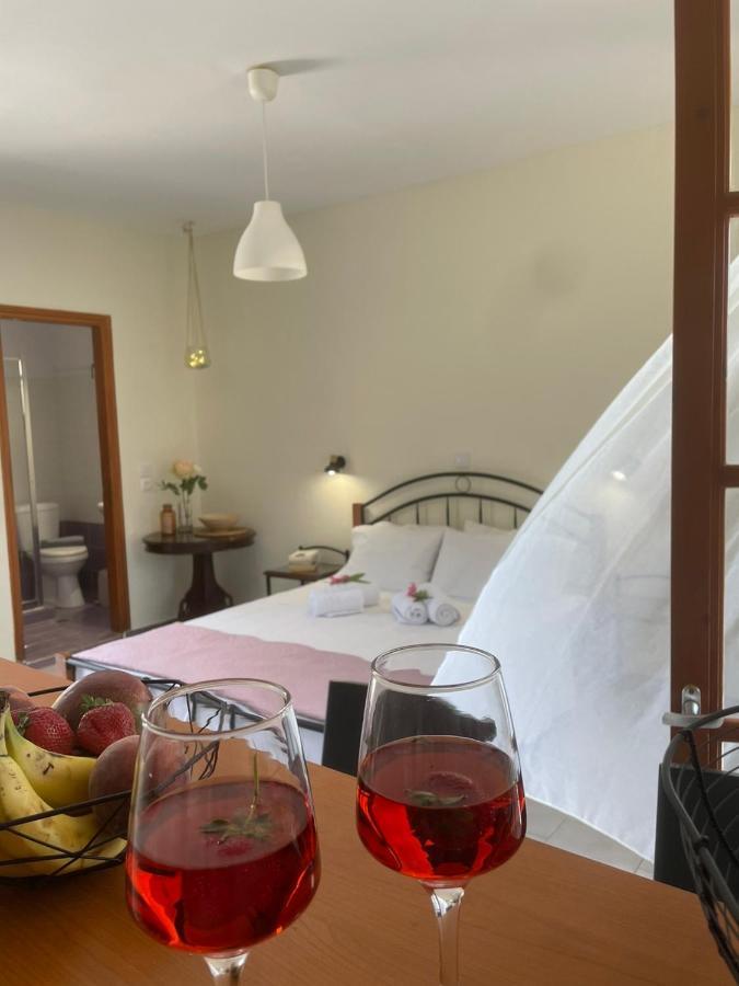 Lemon Tree Apartments A Dアルゴストリオン エクステリア 写真